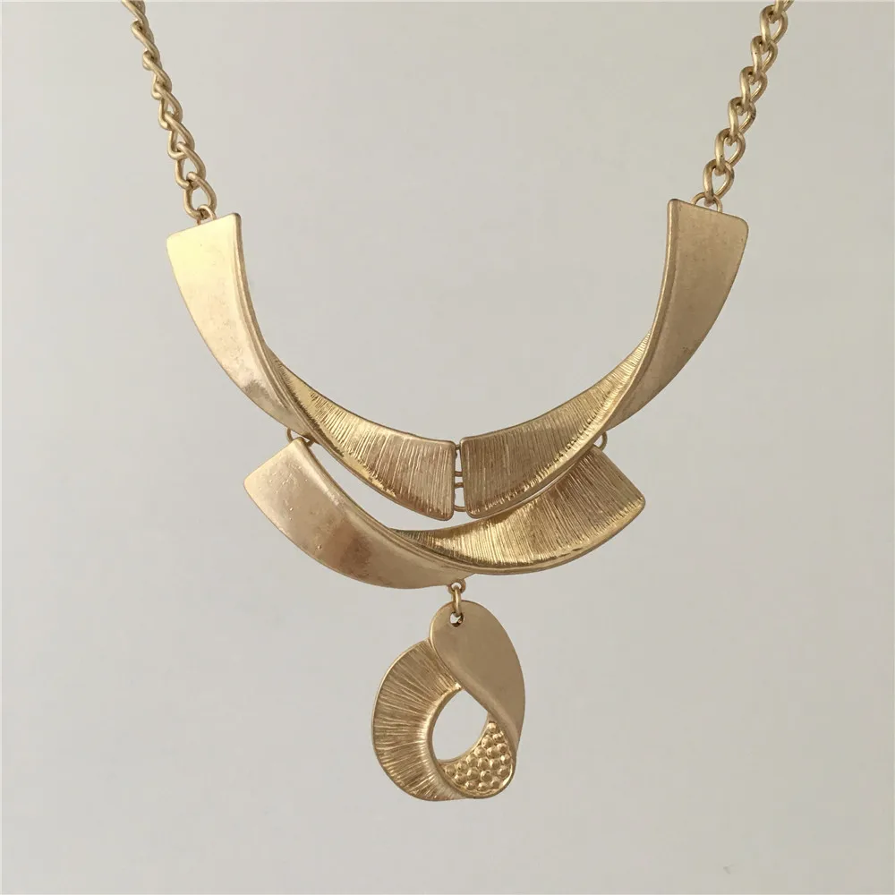 

BOHEMIA WORN GOLD COLOR LARGE PENDANT BOHEMIA NECKLACE FOR WOMEN GIRL