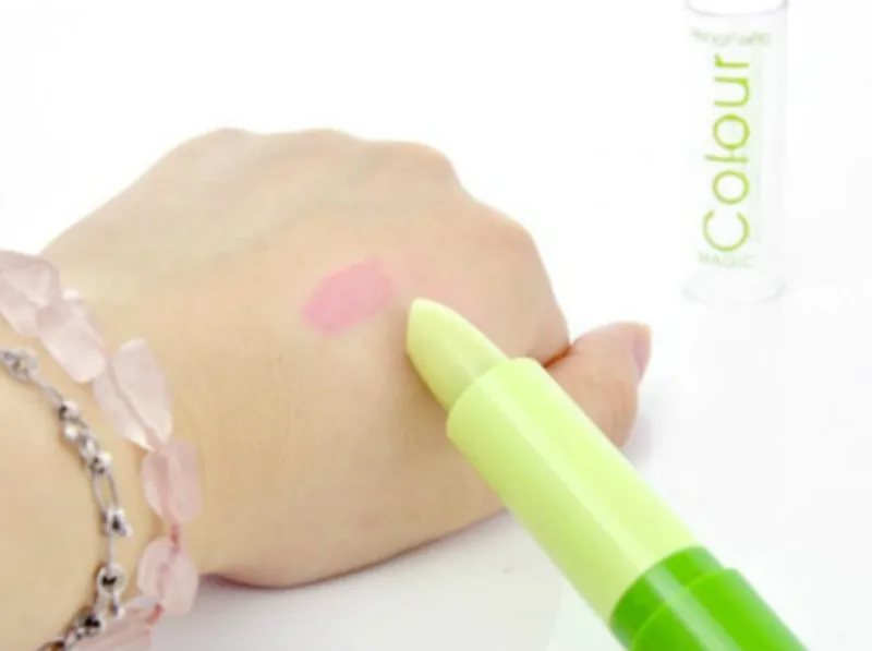 

1PCS/sell Fruity discoloration lip balm red lip balm red lip balm the lip gloss of red waterproof and moisturizing.