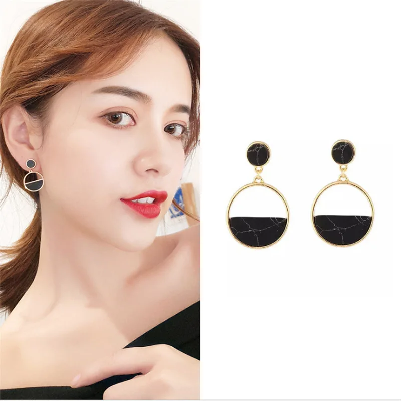 

8Seasons White/Black Stone Fashion Simple Geometric Circular Drop Earrings Elegant Ladies Dangle Earrings Jewelry Accessories