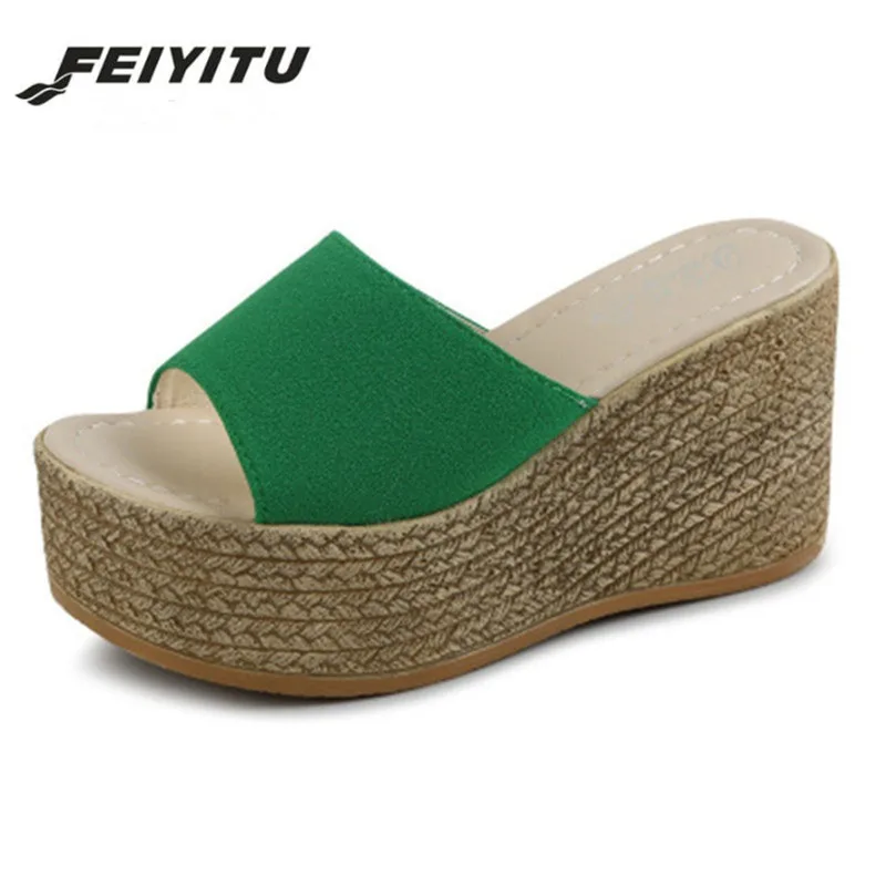 Женские пляжные шлепанцы FeiYiTu 34-40 на танкетке с цветами модные повседневные