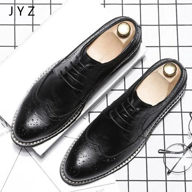 Модные Мужские модельные туфли в винтажном стиле; оксфорды на шнуровке; Мужская обувь с перфорацией типа «броги»; цвет черный, коричневый; размеры 45, 46, 44; men0008
