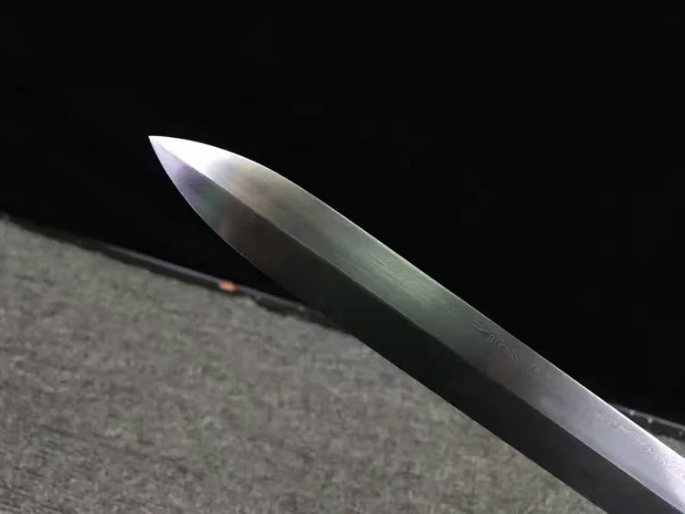 916