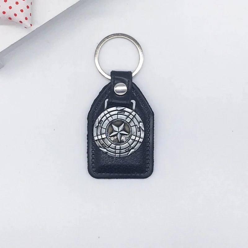 

Custom Men Leather Anime Key Chain Captain America Keychain Metal Car Key Ring Spiderman Holder Jewelry Gift Souvenirs