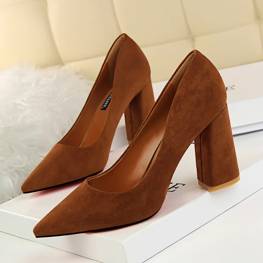 Женские туфли-лодочки; пикантные женские туфли на высоком каблуке; женская обувь из флока; классические туфли-лодочки с закрытым носком; простые туфли с острым носком; женские свадебные туфли на каблуке - Цвет: brown