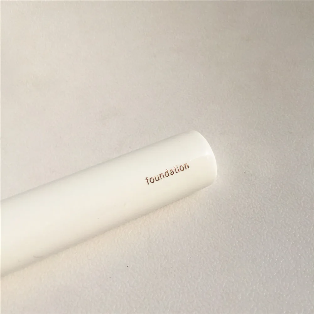 La Mer Foundation Brush _ 3