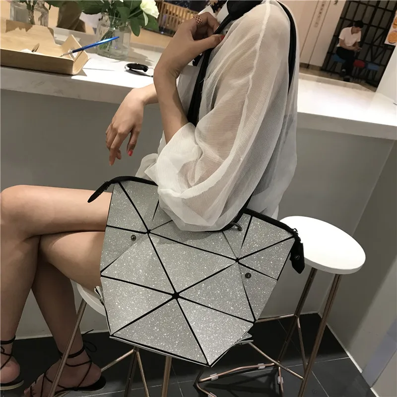 

2018 new sequins glitter folding deformation female bag rhombic personality fashion variety change shoulder bag