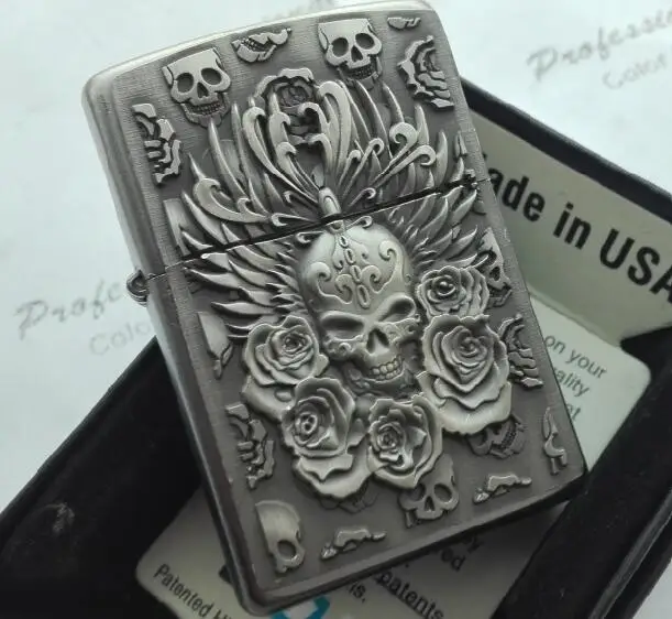

Outdoor travel wind kerosene metal lighters The flowers in the skull