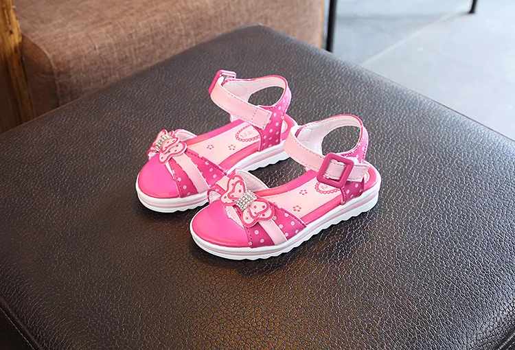 Детские сандалии девушки Весна Лето детская обувь сандалии для девочек с бантиком Милая пляжная обувь в горошек новые кроссовки для студентов C06042