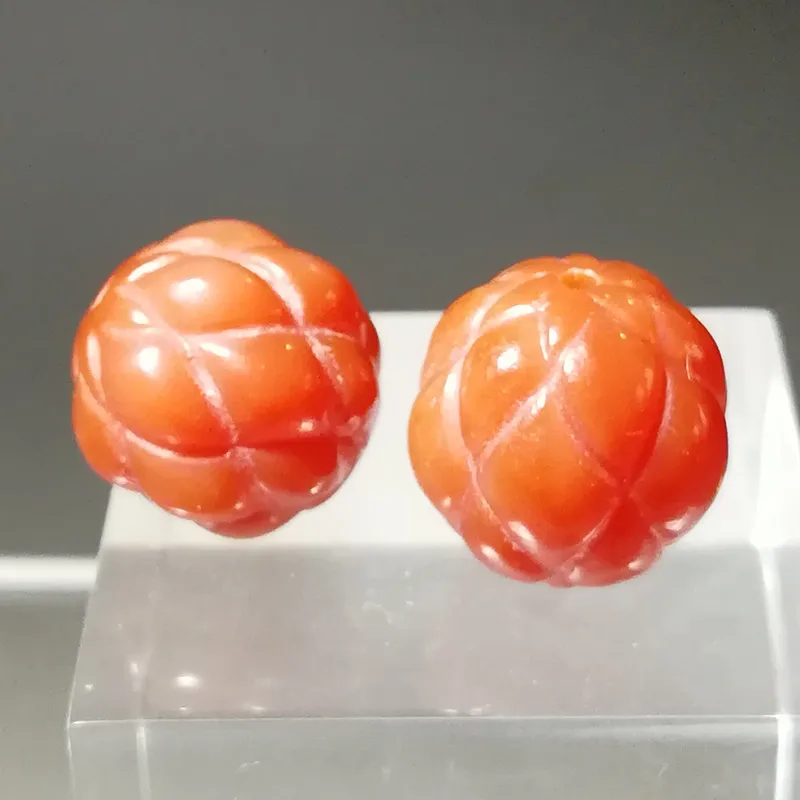

2 natural agate beads, 14.5 mm, can be used as earrings and other ornaments