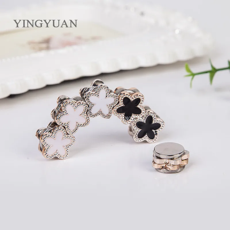XT107 wholesale lovely flower brooches white and black broches