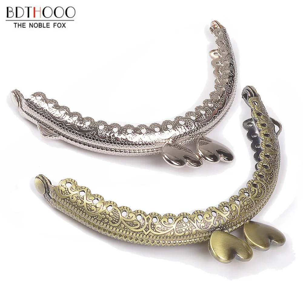 8.5-F-RB-XX clasp frame for bag  (1)