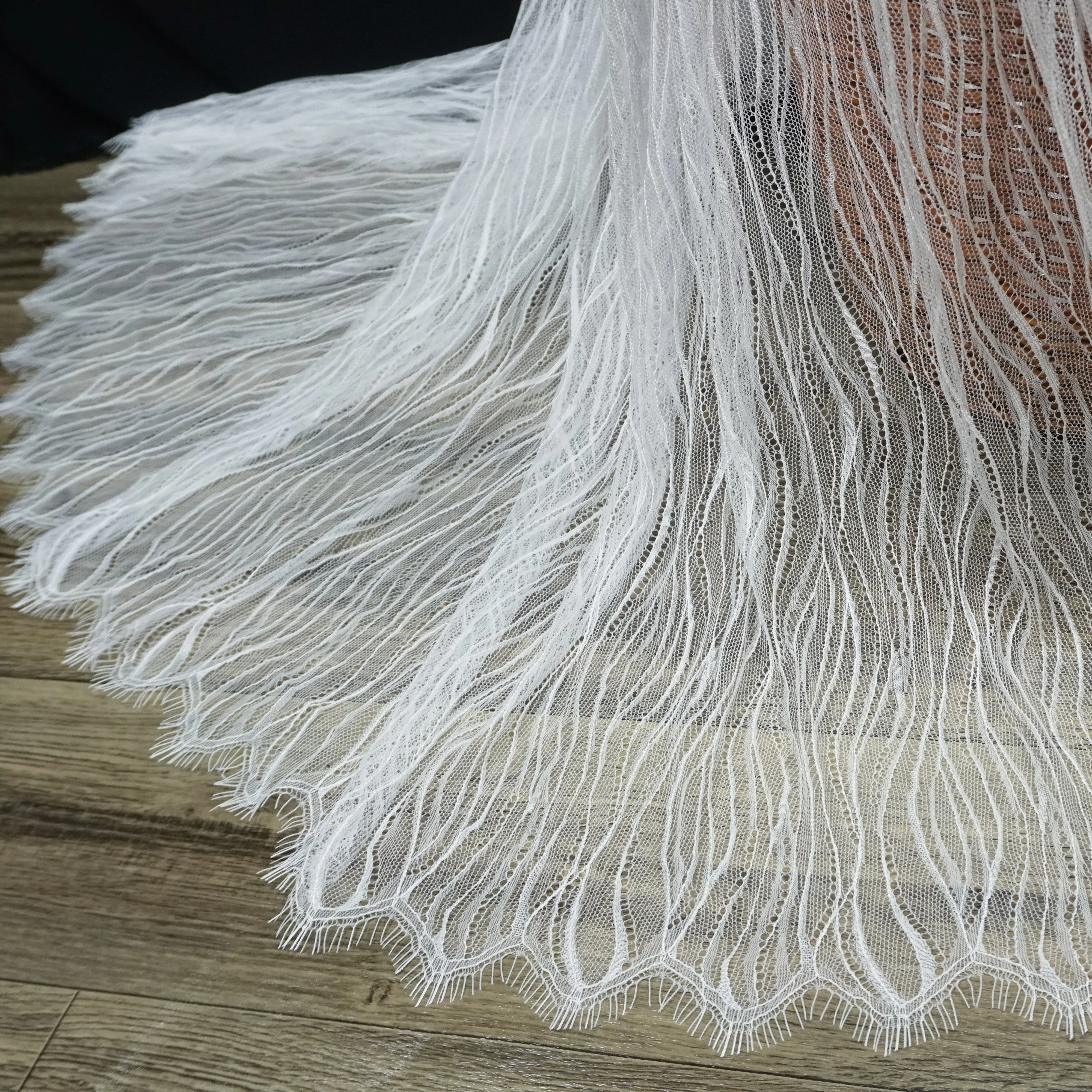

Soft quality lady underwear clothing diy sewing lace Nice eyelash chantilly lace for wedding gown 1.5*3 meters! 2019 Wave design
