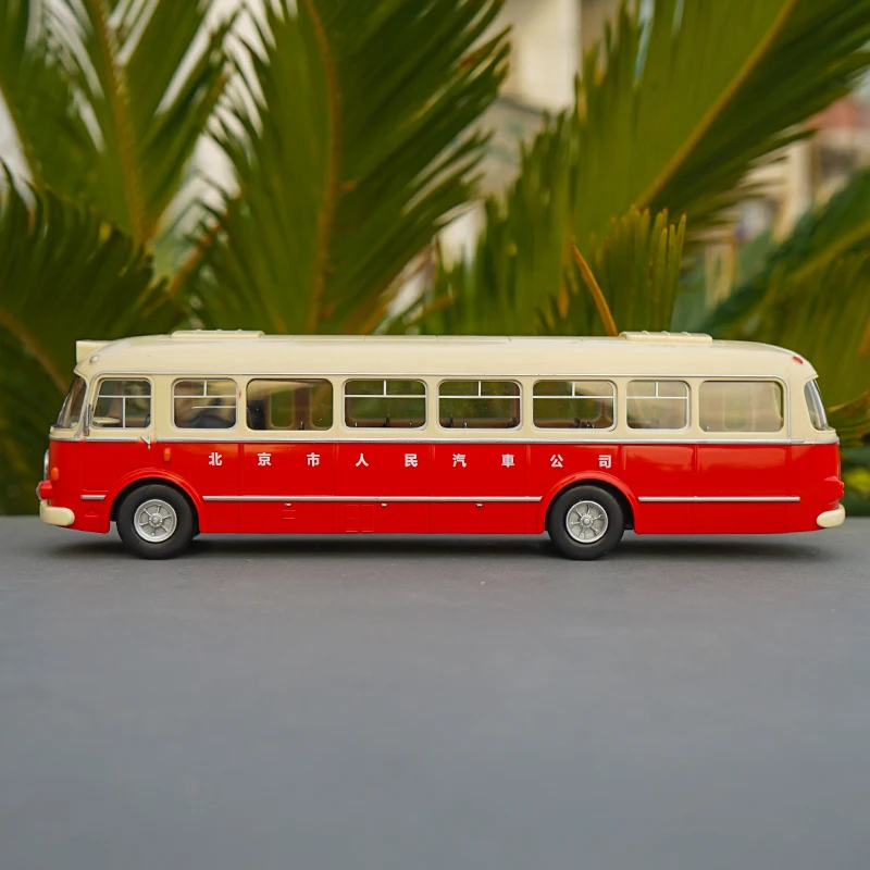 1/43 масштабная модель автомобиля игрушки SKODA KROSA литой металлический автомобиль автобус модель игрушки для коллекции подарок детям с коробкой