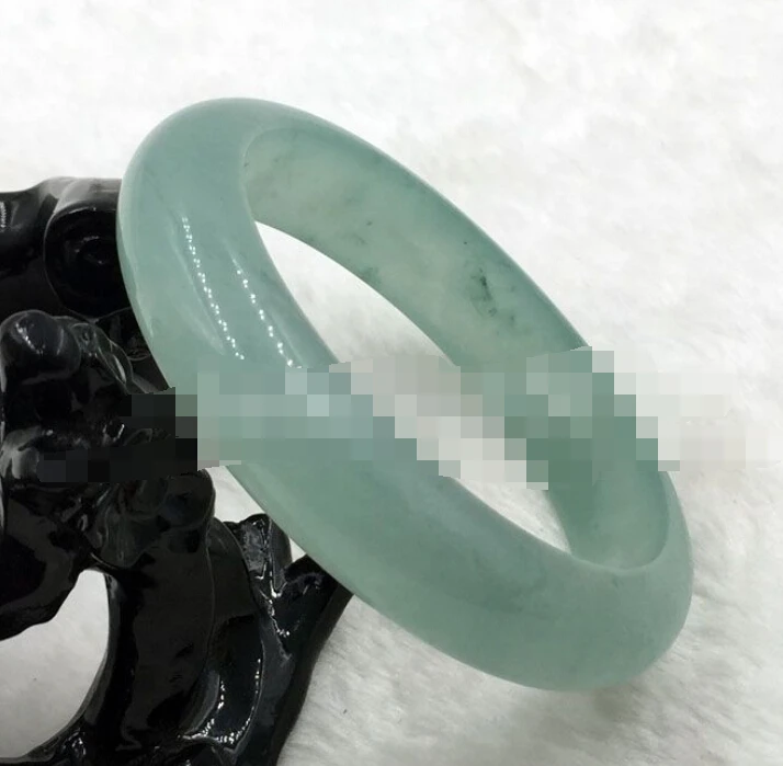 

0042 Beautiful Emerald Green Nephrite Jade Gems Bangle Bracelet