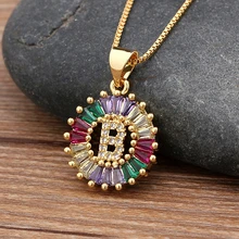 Venda quente da Cor do Ouro Inicial Multicolor CZ Colar Charme Carta Colar Nome Jóias Para Mulheres Acessórios Presente Namorada(China)