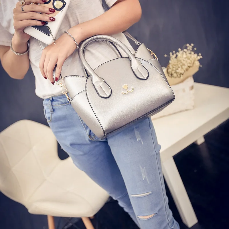 New Women Bag 2019 Spring And Summer Cute Cat Handbag Shoulder Slung Smiley Bag New Women Bag 2019 Spring And Summer Cute Cat Handbag Shoulder Slung Smiley Bag