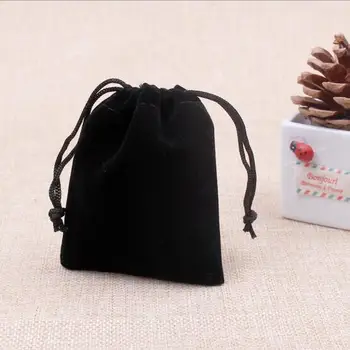 

Hot 500pcs/Lot 17x23cm 20x30cm Black/Red Velvet Gift Bags For Jewelry Packaging Bags 2018 New Velvet Drawstring Bags Wholesale