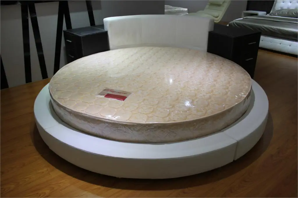 إيطاليا تصميم حقيقية leahter كبيرة مجموعة خزان ، أعلى الفاخرة بالضبط حجم كبير جولة السرير ، فيلا الغنية رجل سرير حديث YY01-1