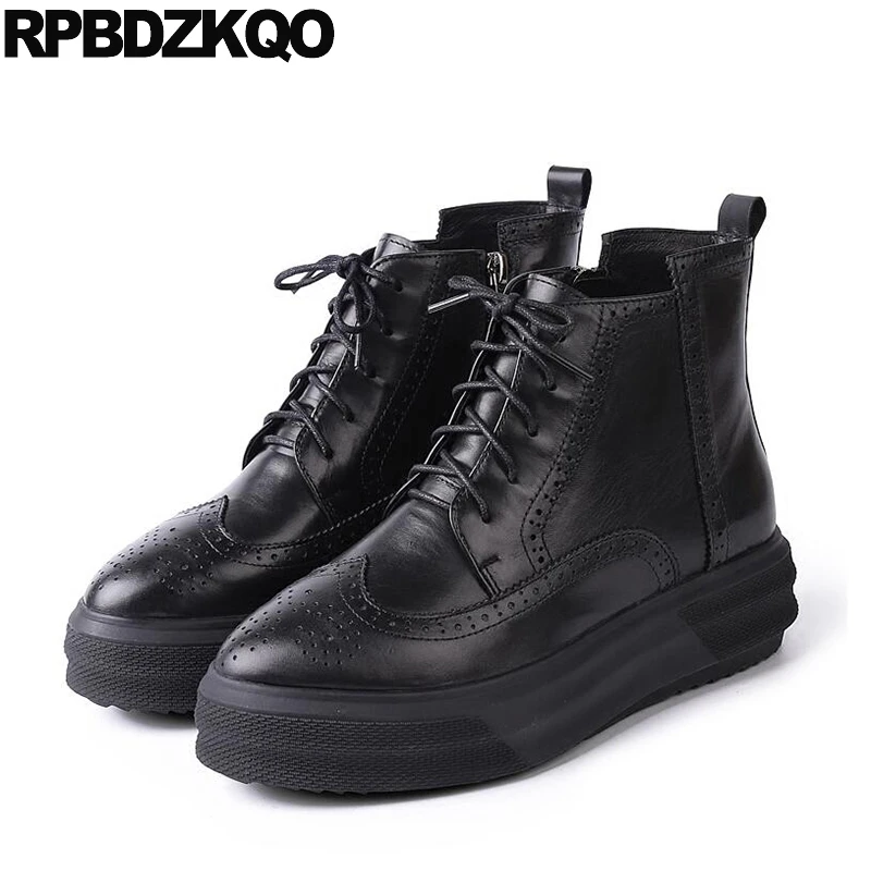 

Flat Brand Women Winter Boots Genuine Leather Brogue Luxury Military Ankle Booties Fur Lace Up Platform Combat Shoes Black 2017
