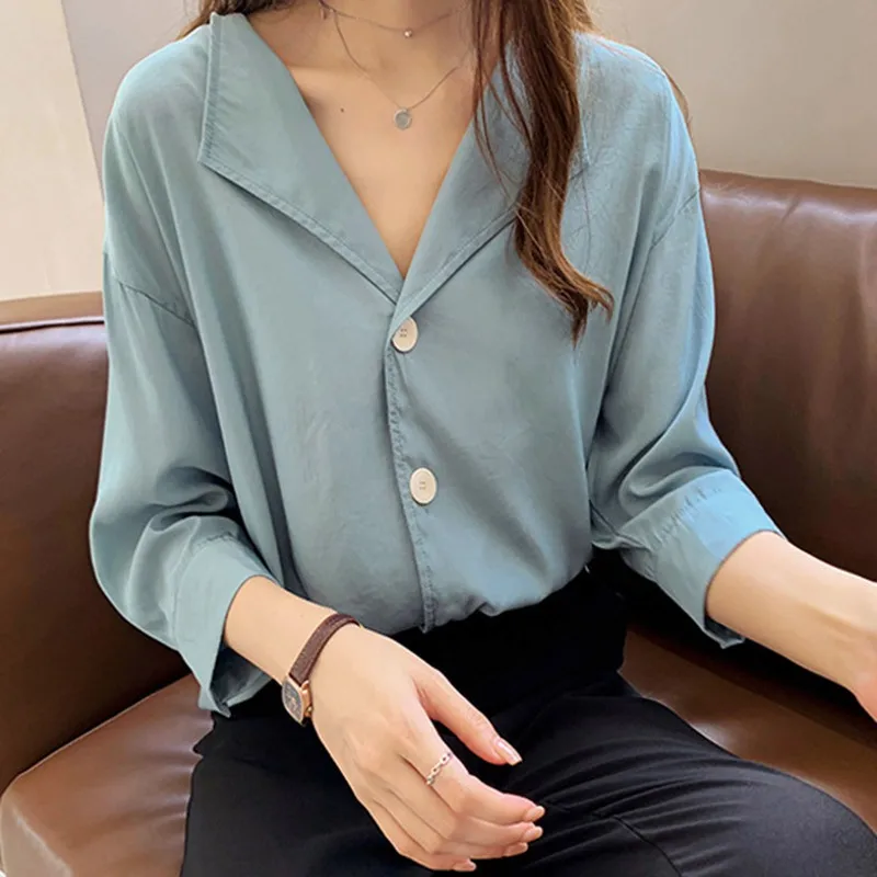 

2019 New Fashion V Neck Long Sleeve Blouse Shirt Solid Womens Tops and Blouses Blusa Women Buttons Summer Loose Casual Tops