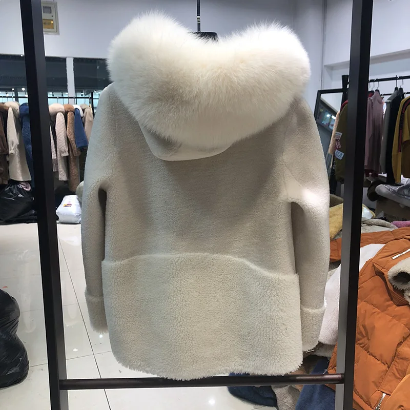 Winter Women 100% Real Fur Coat Female Short Whole Wool sheepskin fox Fur Natural Zipper High Quality Jacket ladies Outerwear
