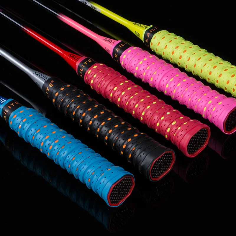 Cheap Ultralight 8U 64g Strung Badminton Racket Professional Carbon Badminton Racquet carbon fiber Grips and Wristband