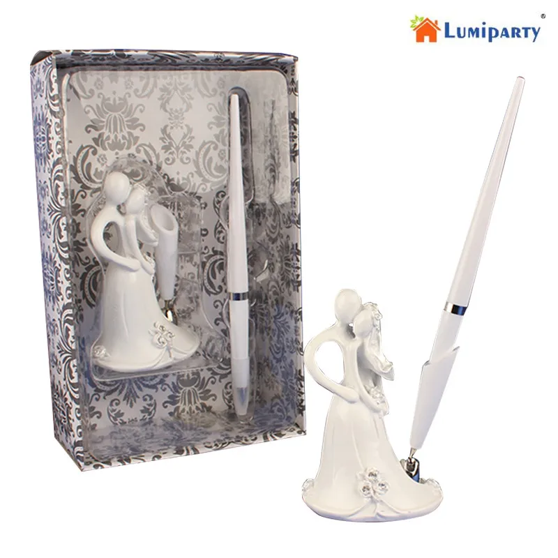 LumiParty 16cm Wedding Pen with Groom and Bride Embracing Design Base