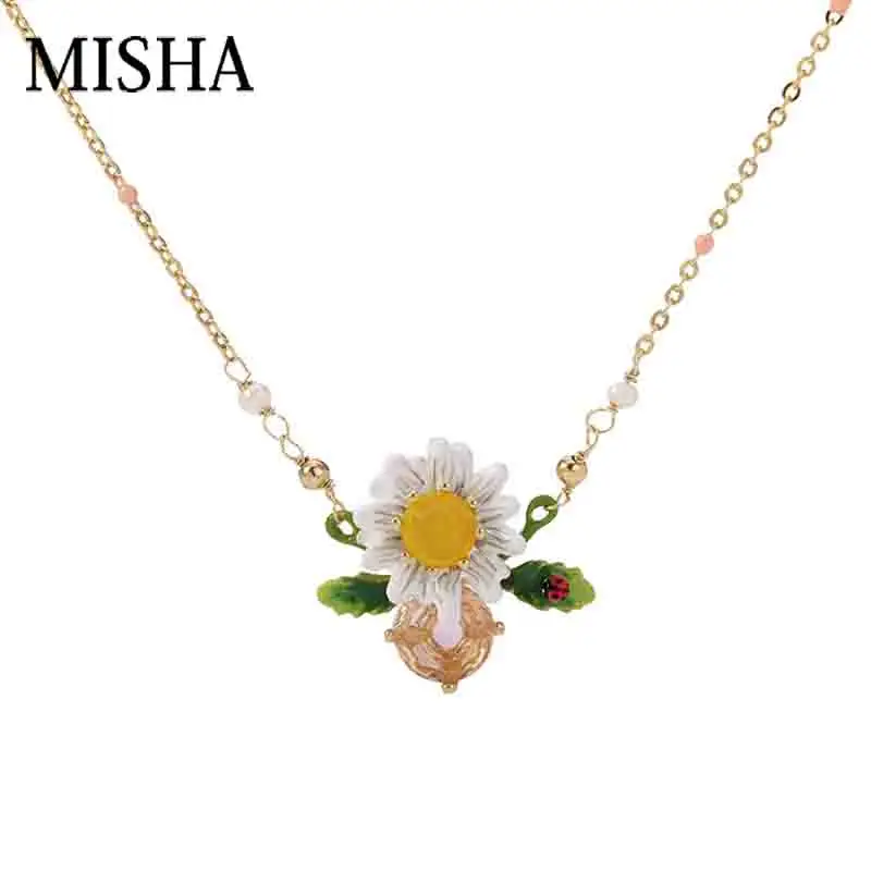 

MISHA Charm Retro Elegant Enamel glaze Necklace Autumn white Daisy flowers pendant Ladies Necklace Fine Jewelry Accessories 801