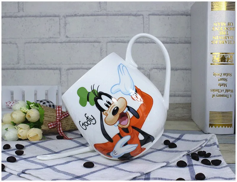 2pcs/Lot Ceramic Couple Mugs Cartoon Mickey Minnie Cups Creative Coffee Milk Tea Cup Christmas Gifts