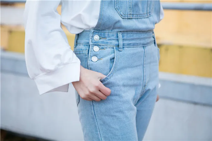 Autumn and winter Korean women's high waist row buckle show thin light color loose nine points jeans suspenders small feet suspender (15)