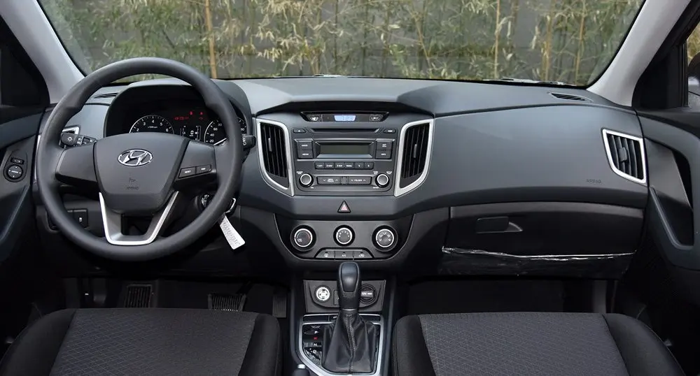 Hyundai-IX25-2015-interior-1-s