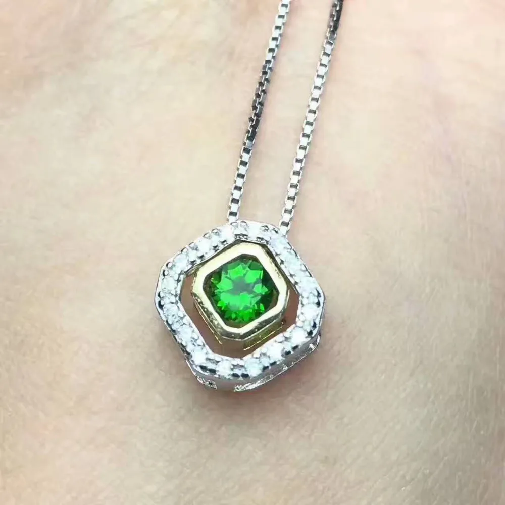 natural green diopside pendant S925 silver Natural gemstone Pendant Necklace Simple Small Square two wears girl gift jewelry
natural green diopside pendant S925 silver Natural gemstone Pendant Necklace Simple Small Square two wears girl gift jewelry