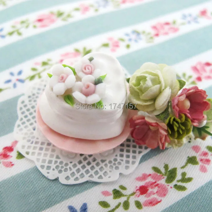

1:12 Doll House Dollhouse Miniature Food Heart-shaped Cake Model Mini Craft Girls Play House Toy