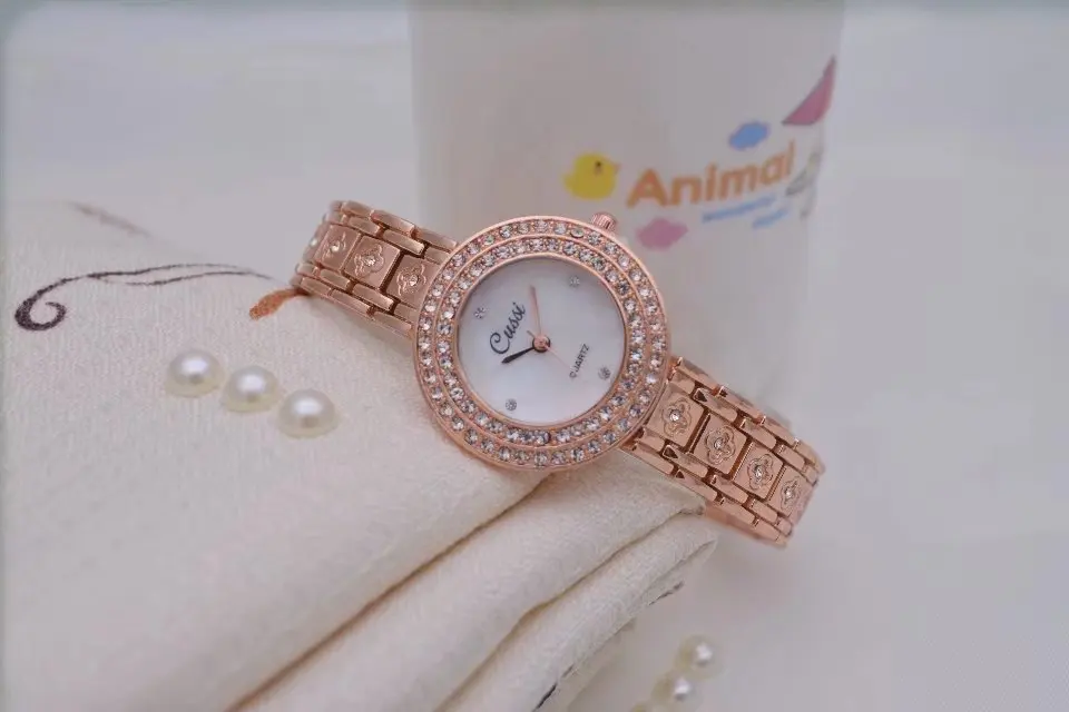 Cussi новый золотой Для женщин Часы Роскошная Брендовая женская одежда Кварцевые наручные часы Для женщин s браслет Часы часы Reloj Mujer подарок