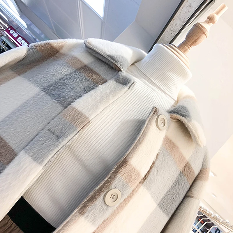 OLN 2019New Style Fashionable Winter Vintage Loose Lapel Fur One Short Coat Thick Pocket Plaid Temperament Women's Overcoat 0100
