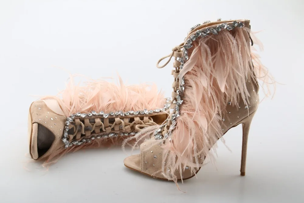 JAWAKYE/Новинка; пикантные Босоножки с открытым носком, украшенные перьями; женские летние меховые сандалии на шнуровке с вырезами; обувь на высоком каблуке-шпильке