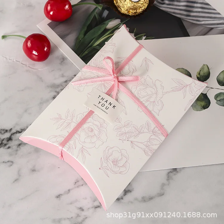 50 шт./лот, Новая красочная коробка для подушек, бант из ленты, подарочная сумочка в цветочек, коробка из крафт-бумаги, Свадебная подарочная коробка для рождественской вечеринки