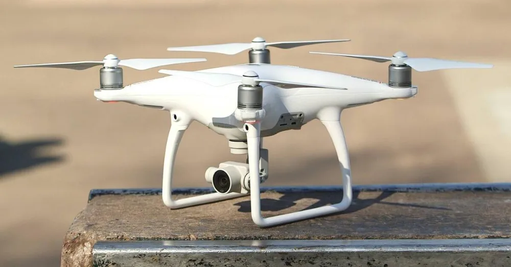 DJI Phantom 4 Quadcopter With 4K Camera And 3 Axis Gimbal For Drones Photographer PK DJII Phantom 3 Professional Mavic Pro