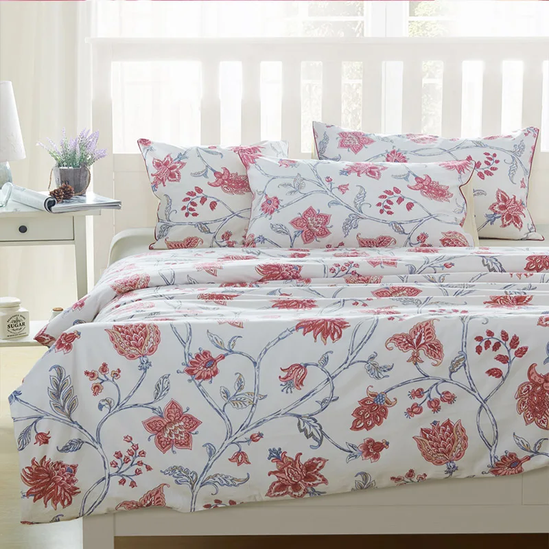 Cozzy Elegant Red Flowers on White Duvet Cover Set with Ivory Flat