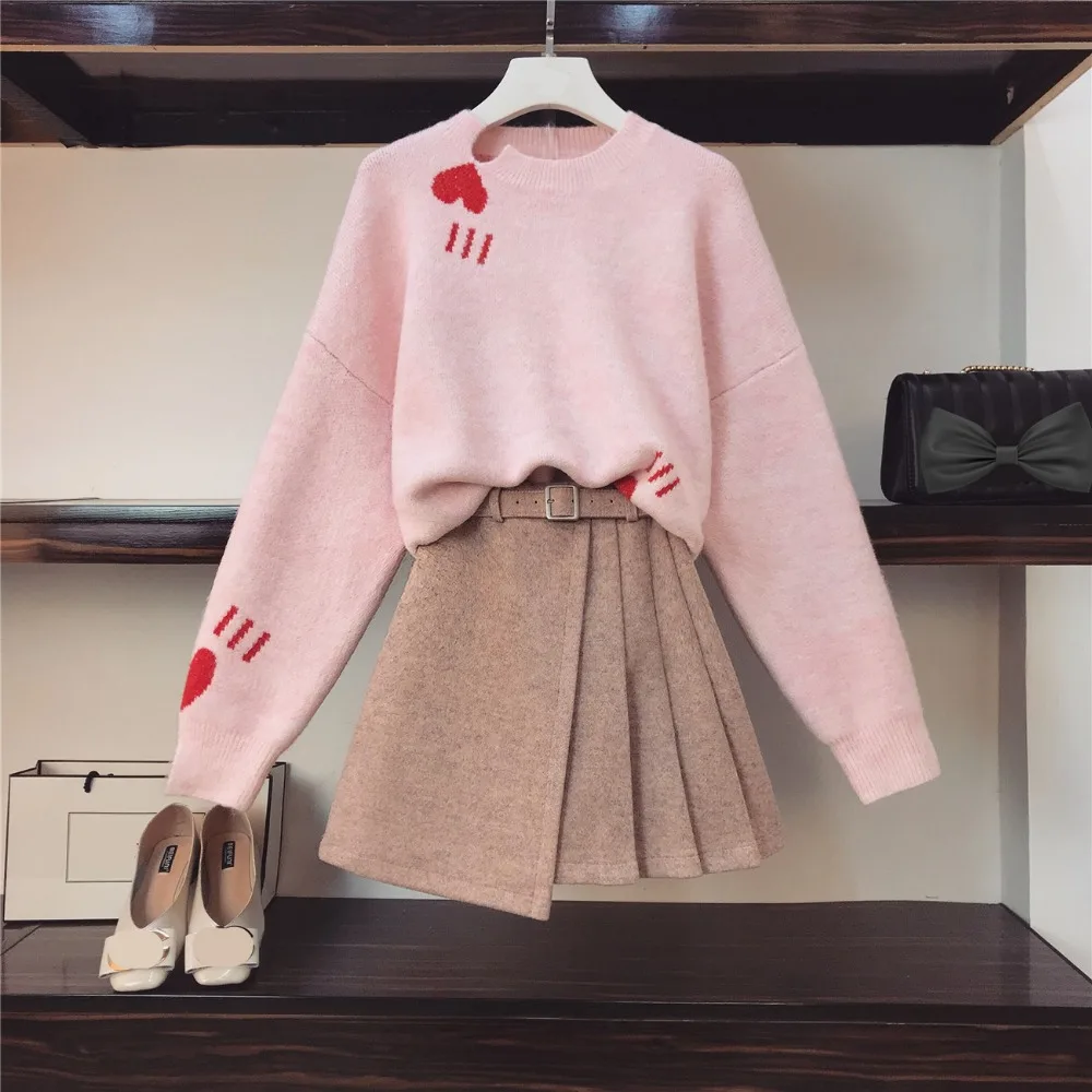 

2019 Autumn Winter Fashion Woman Beautiful slit Design Sweater + pleated Skirt 2pcs sets Girl Ladies Suits A630