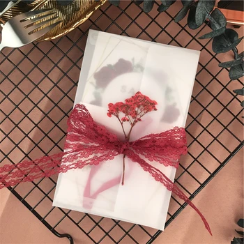 

2019 New Red Wreath Gold Linen Decor Inviting Cards For Bridal And Groom Wedding Party Decor Customizable Wedding Invitations