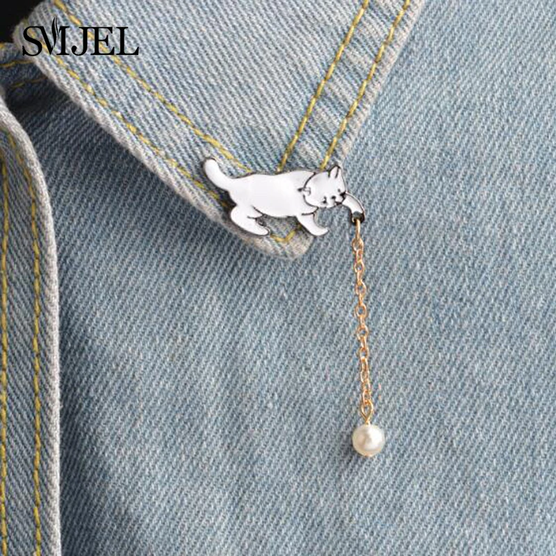 

SMJEL Fashion Metal Cute Cat Brooches Women Chain Cat Pet Pearl Brooch Clothing Enamel Pin Badge Jewelry Accessories Gift Girl