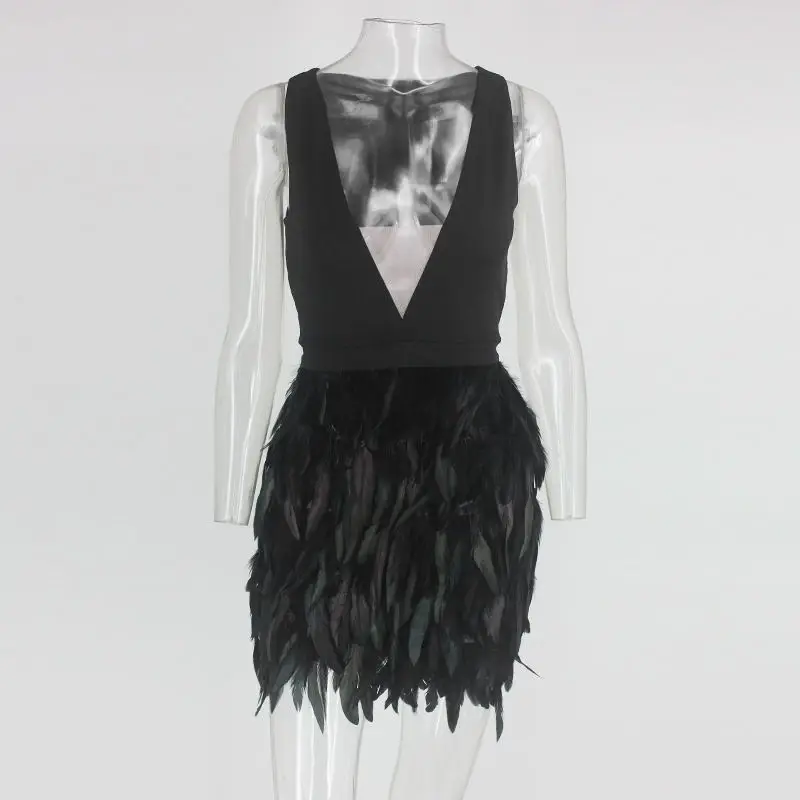 Clubdolls сексуальное облегающее платье, украшенное перьями V шеи перья сексуальные коктейльные платья с открытой спиной Вечерние коктейльные платья короткое платье - Цвет: Черный