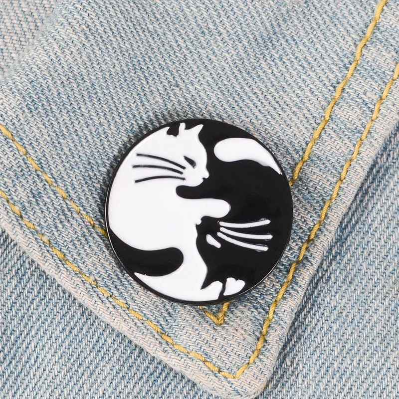 Две черно белые Броши с котами Значки для кошек Yin Yang ювелирные украшения