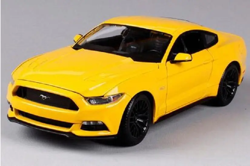 Maisto 1:18 2015 Ford Mustang GT литье под давлением модель спортивный гоночный автомобиль