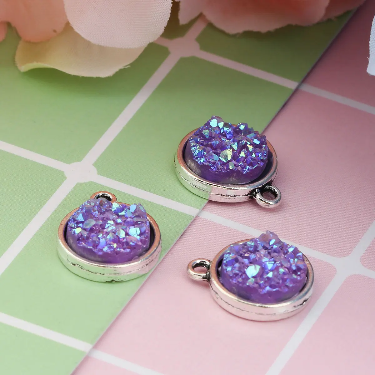 Круглый талисман кулон серии Druzy с фиолетовым АБ цветным неровным круглым