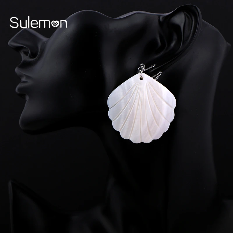 

Natural White Shell Earrings Women Fashion Geometric Sector Shell Clip Earrings Without Piercing Romantic Earring Jewelry SHE27