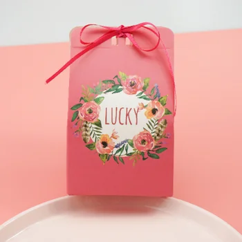 

50 x Hot Sale Lucky Wreath Floral Wedding Favor Candy Boxes Party Gift Box Chocolate Paper Box Bomboniera With Ribbons
