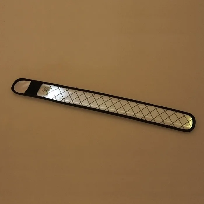 

Hot Nylon LED Sports Slap Wrist Strap Band Wristband Light Flash Bracelet Glowing Armband MDD88