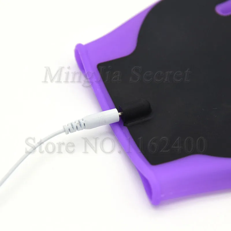 4590878693_279567083